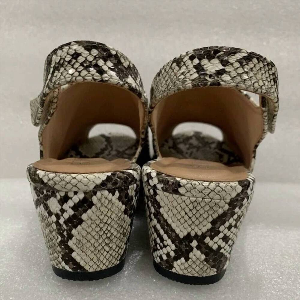 NEW CORKYS FOOTWEAR women's snake peep toe wedge sandal in black and white - Picture 4 of 8